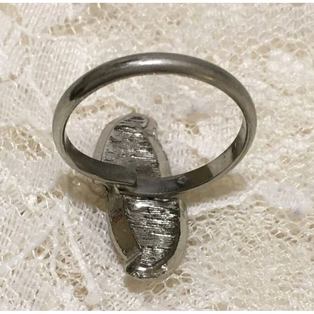 Vintage Abalone Shell Cocktail Ring Silver Tone size 7.5 70s Oval shape